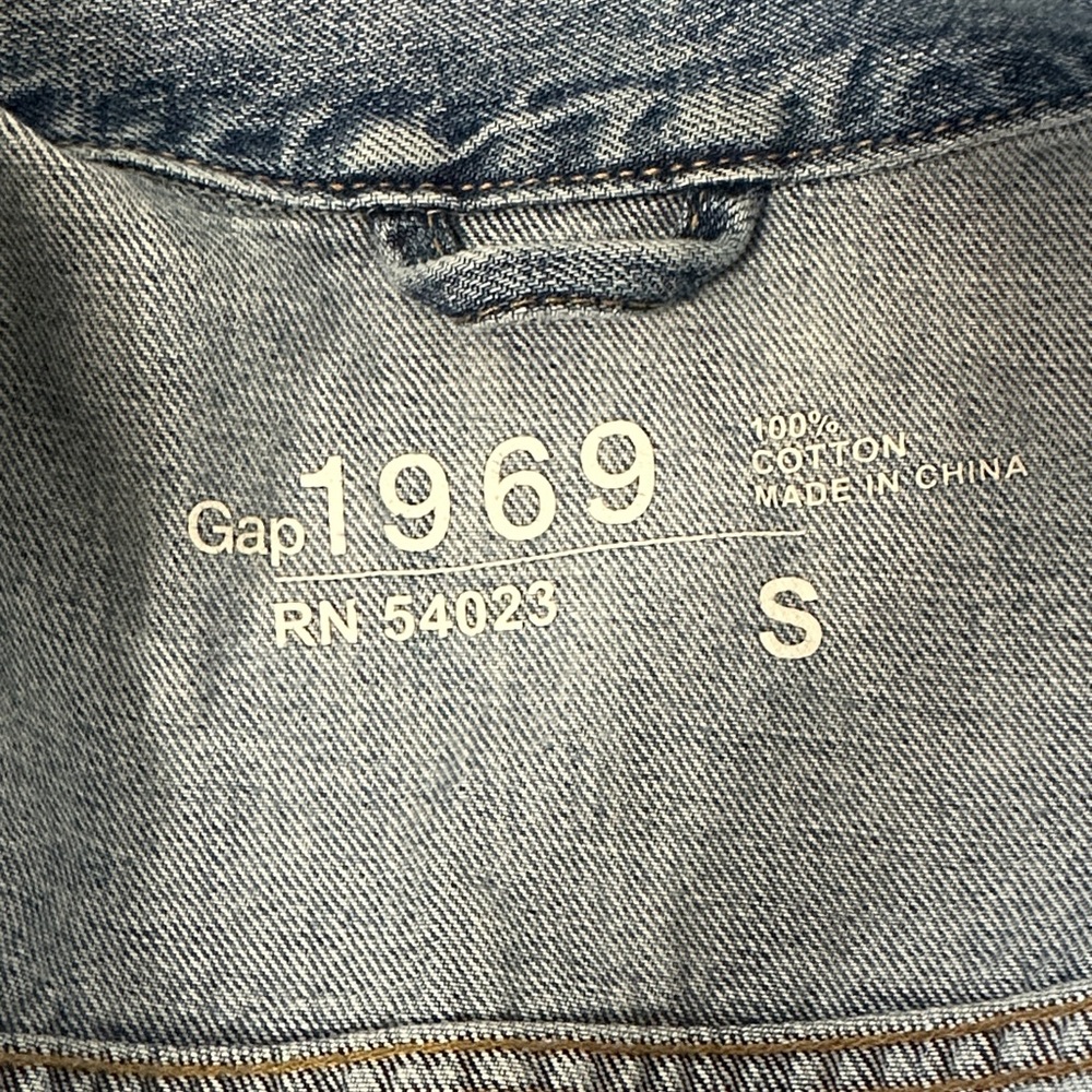 GAP Light Blue Denim Jacket - Picture 2 of 3